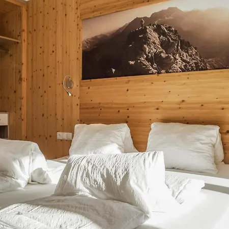 Apartment 4 *