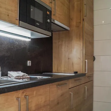 Apartment 4 *